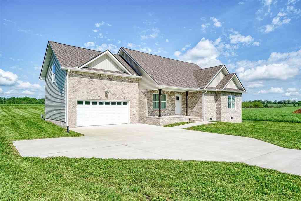 Homes For Sale - 1200 Duck Pond Rd<br/> Sparta, TN 38583