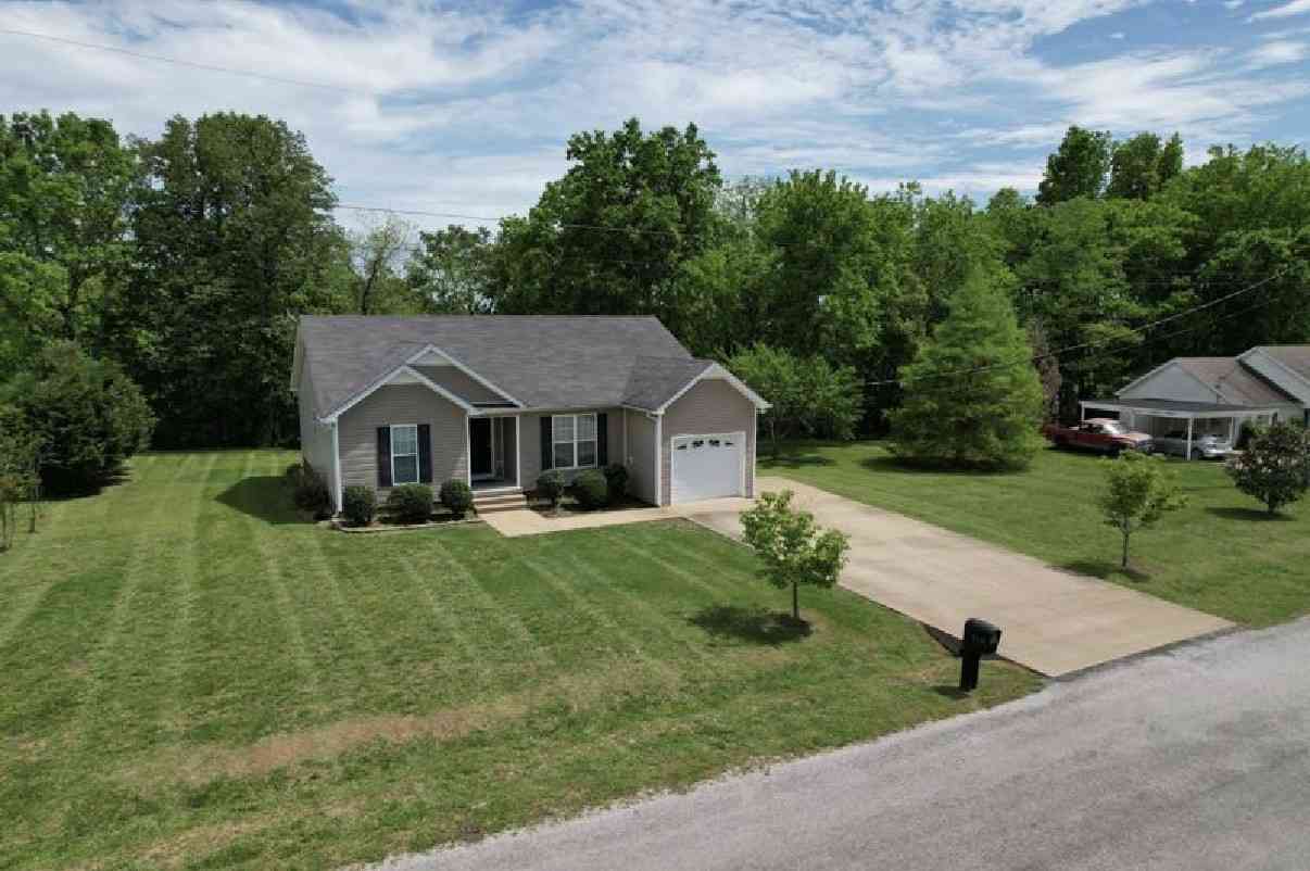 Homes For Sale - 215 Desperado Ave<br/> Giles County County, Pulaski, TN 38478