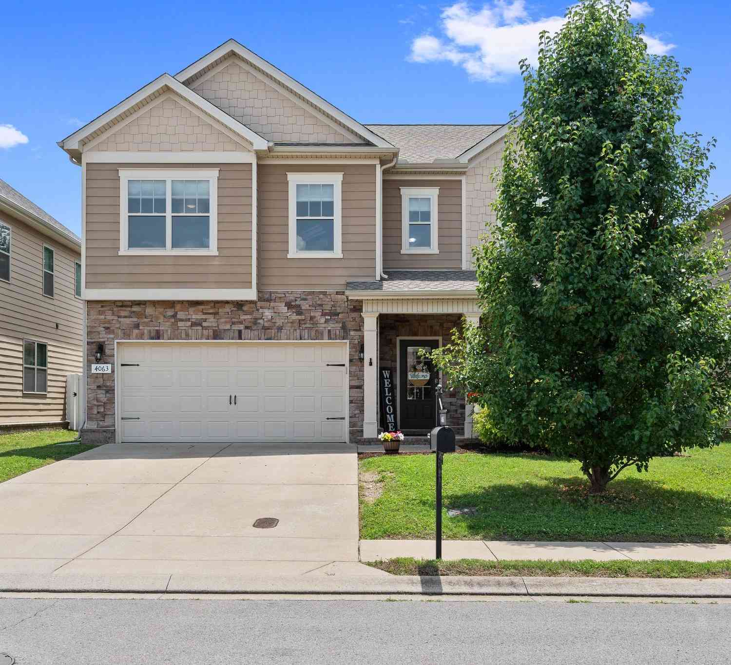 Homes For Sale - 4063 Cannonsgate Ln<br/> Rutherford County County, Murfreesboro, TN 37128