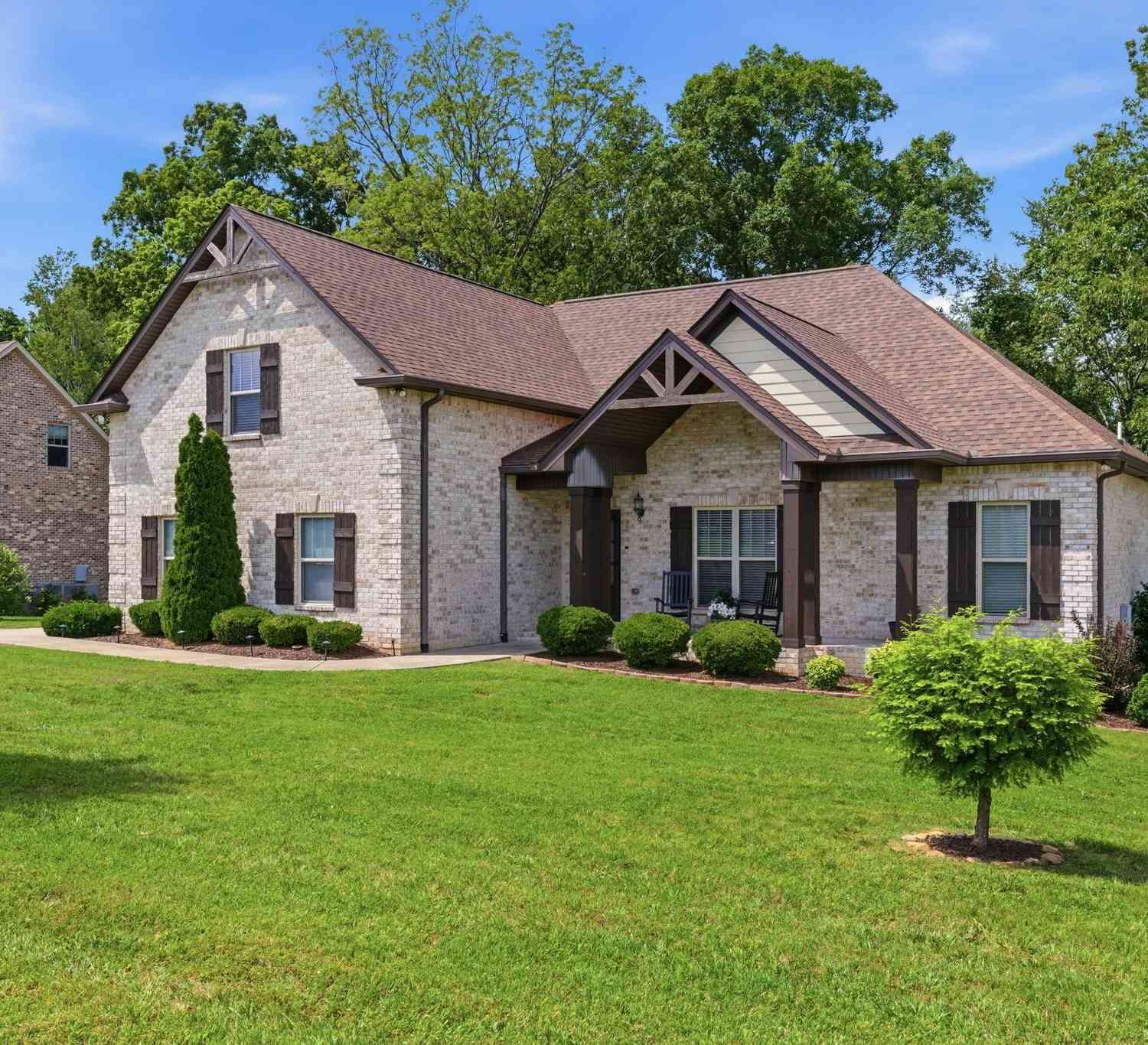 Homes For Sale - 2065 Stratford Ln<br/> Robertson County County, Greenbrier, TN 37073