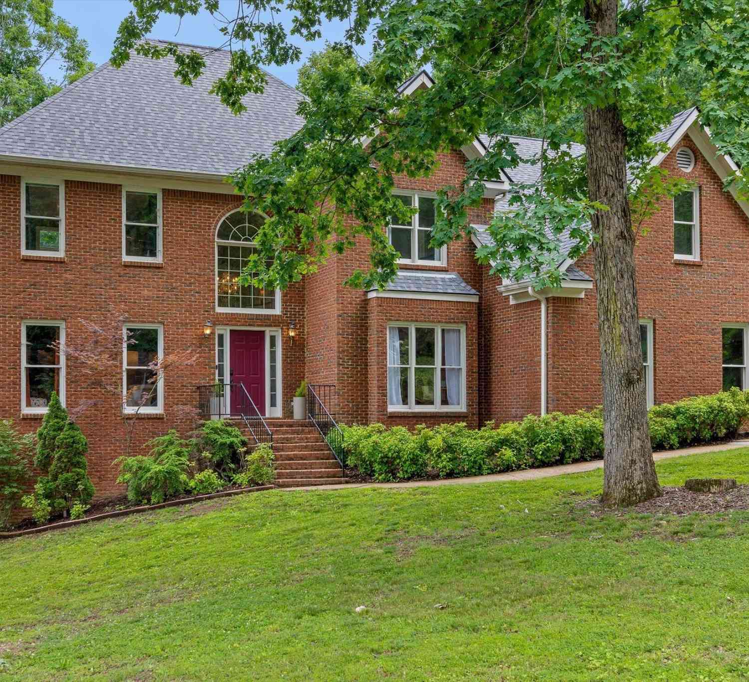 Homes For Sale - 1908 Windy Oaks Lane<br/> Hamilton County, Hixson, TN 37343