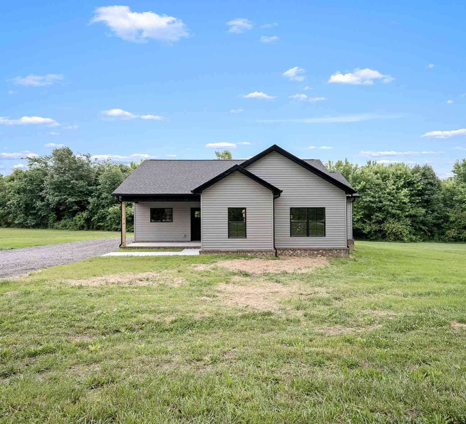 Homes For Sale - 320 Underhill Rd<br/> McMinnville, TN 37110