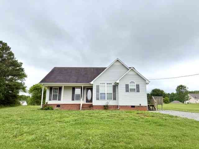 Homes For Sale - 201 Koonce Ln<br/> Fayetteville, TN 37334