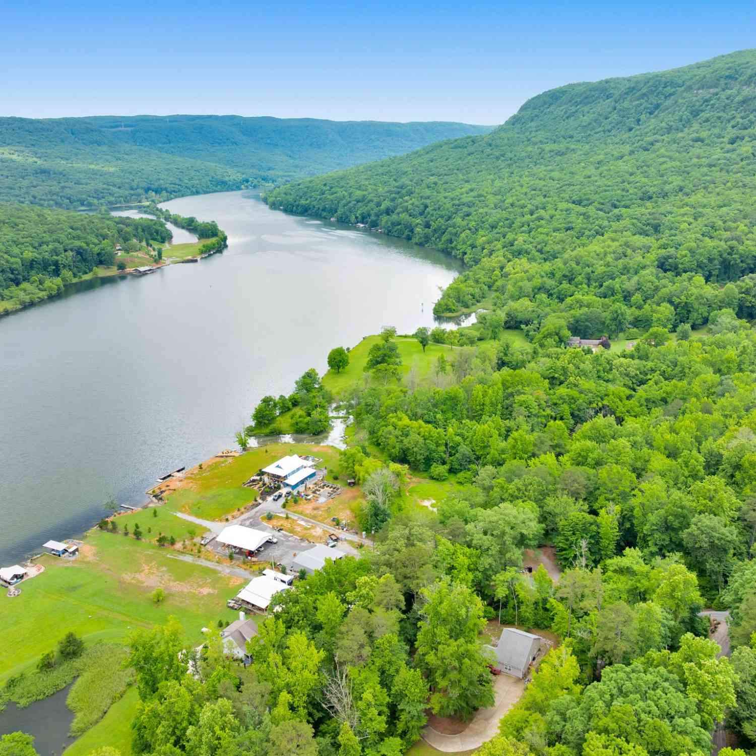 Homes For Sale - 13442 Mullins Cove Road<br/> Whitwell, TN 37397