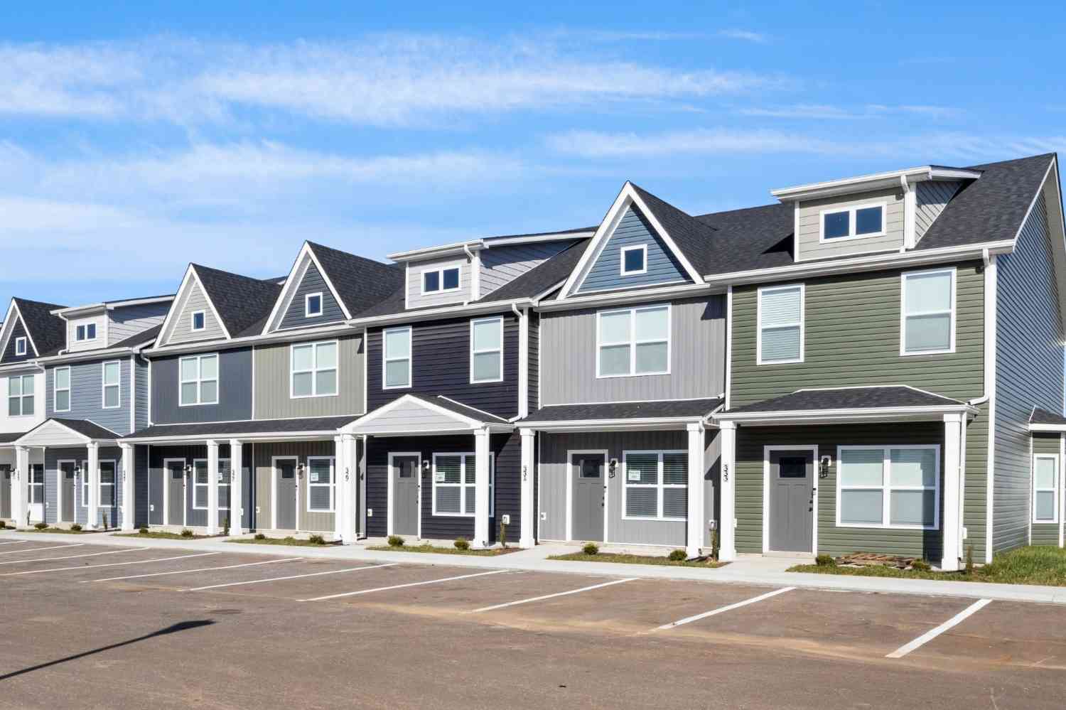 Townhouse For Sale - 325 Front Ridge Circle<br/> Montgomery County County, Clarksville, TN 37040