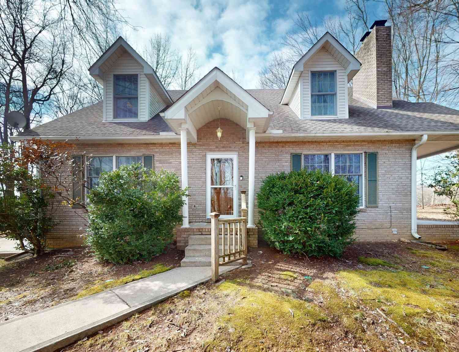 Homes For Sale - 3883 Dobbins Pike<br/> Portland, TN 37148