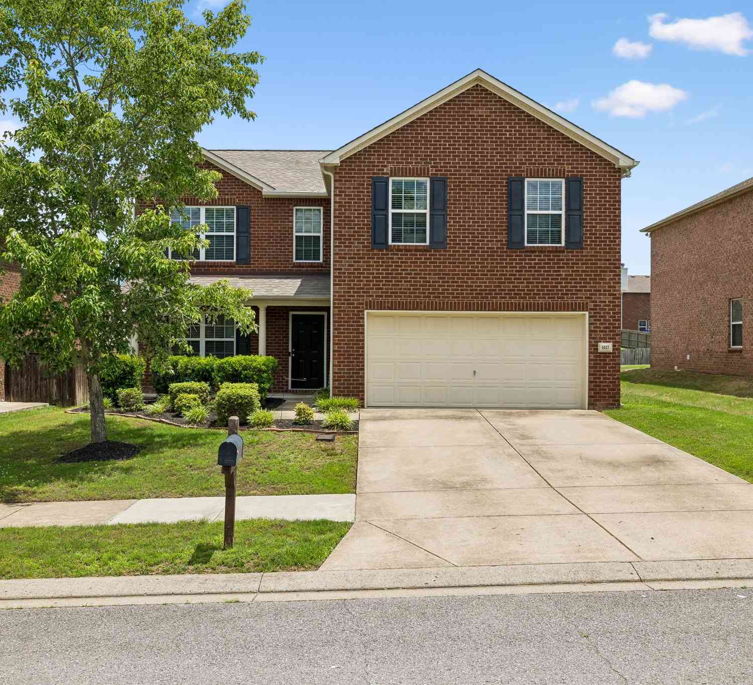Homes For Sale - 1017 Harmony Ln<br/> Sumner County County, Hendersonville, TN 37075