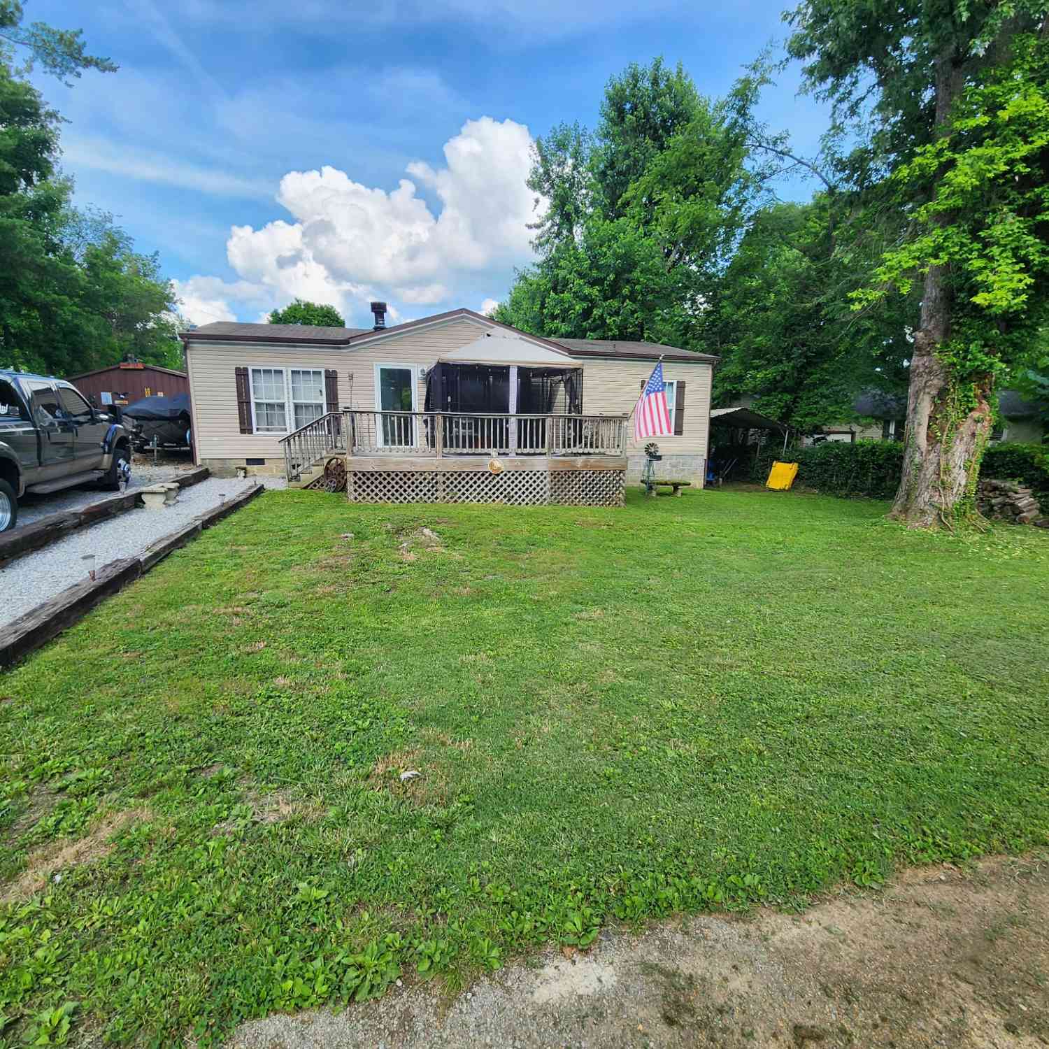 Mobile Home For Sale - 2435 Old Greenbrier Pike<br/> Robertson County County, Greenbrier, TN 37073