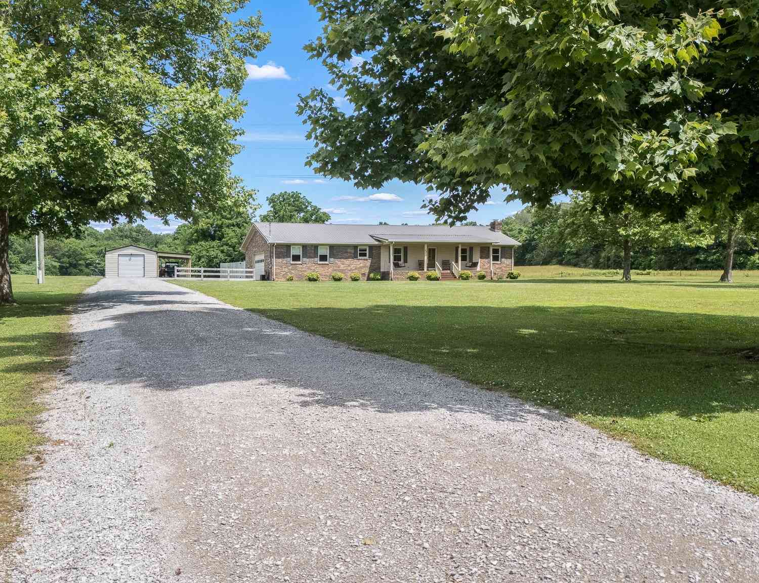Homes For Sale - 43 Boning Rd<br/> Fayetteville, TN 37334