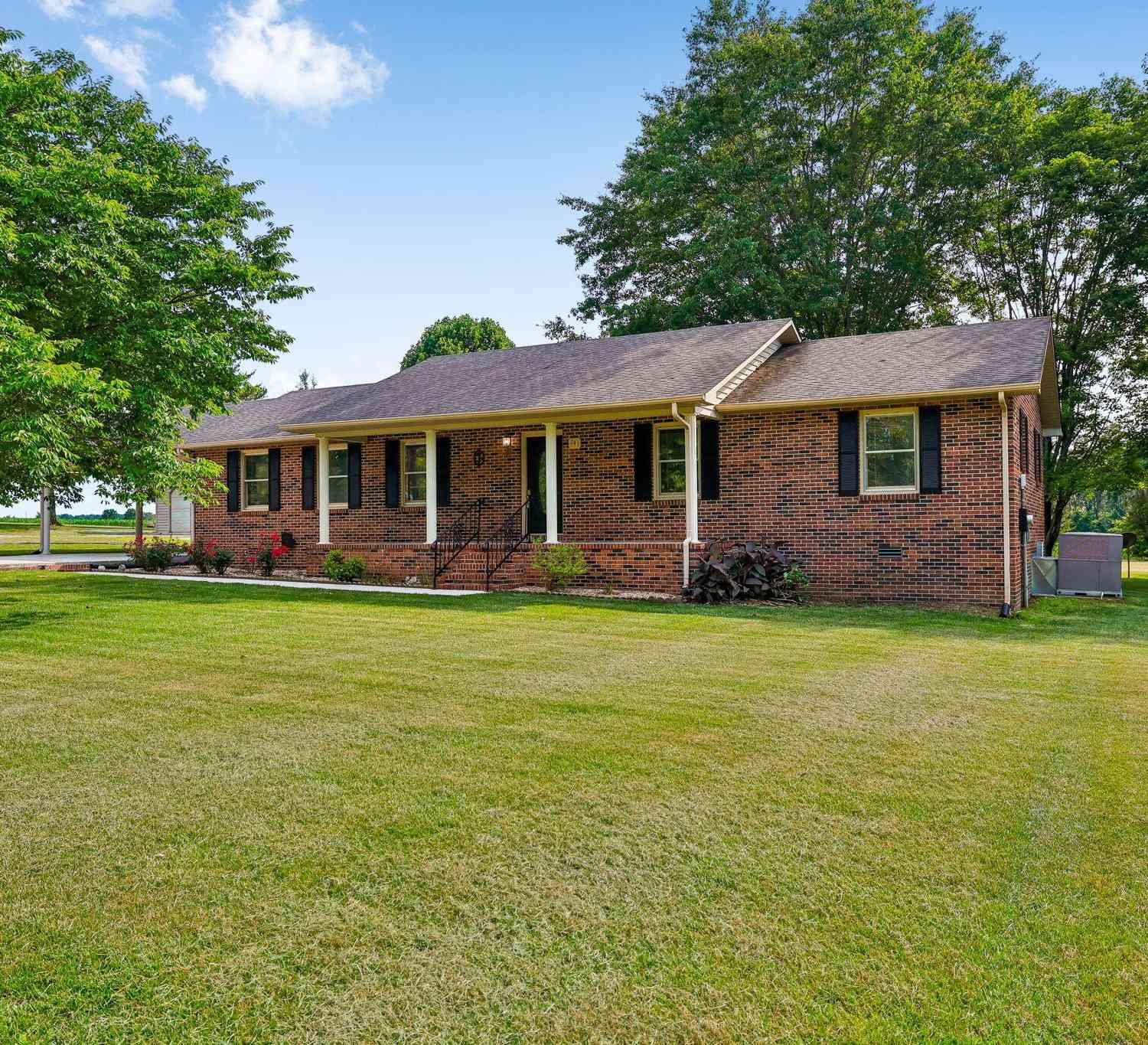 Homes For Sale - 241 Freeman Sherrill Road<br/> Coffee County County, Manchester, TN 37355