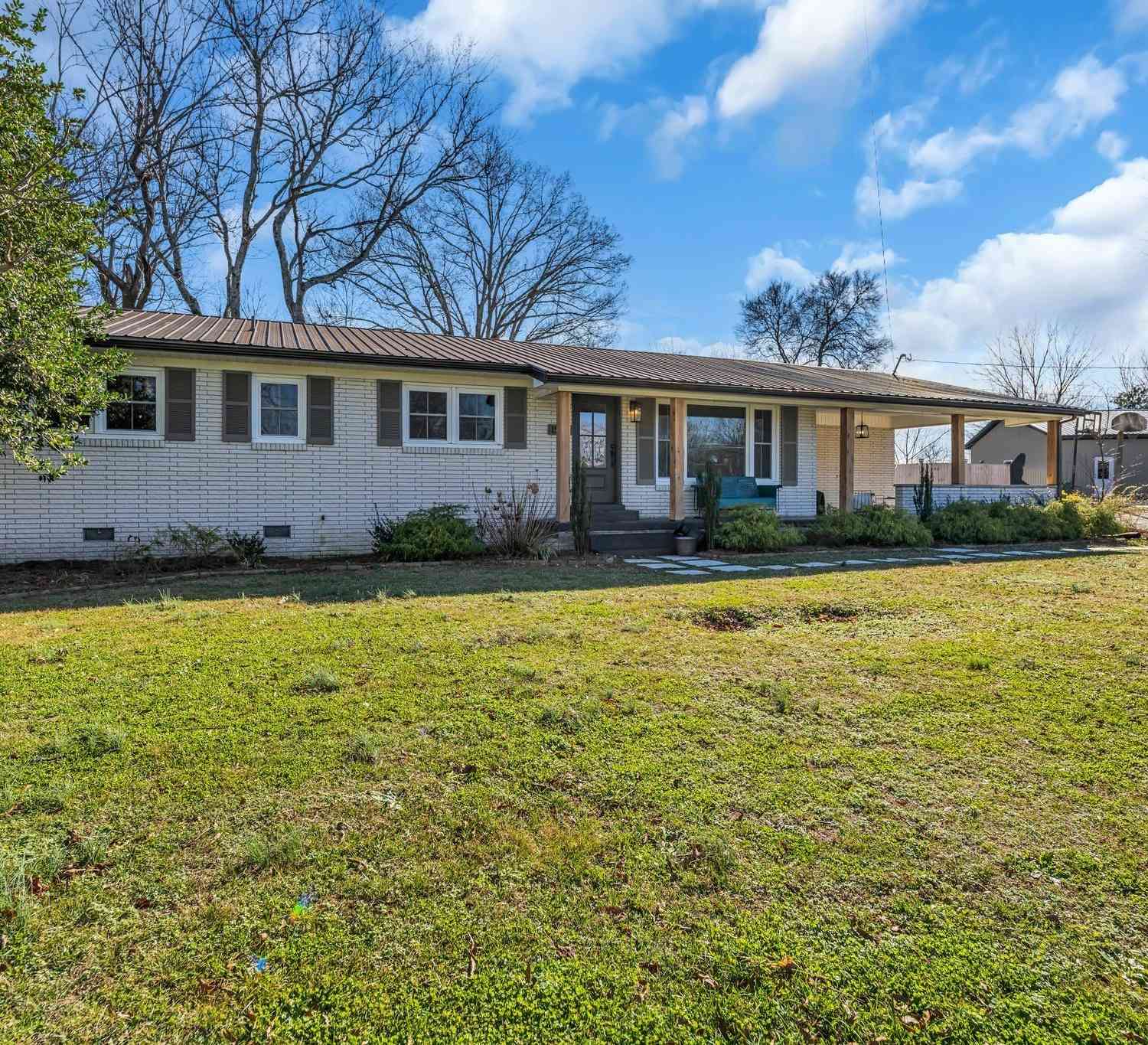 Homes For Sale - 1508 Turnpike Road<br/> Lawrence County County, Summertown, TN 38483