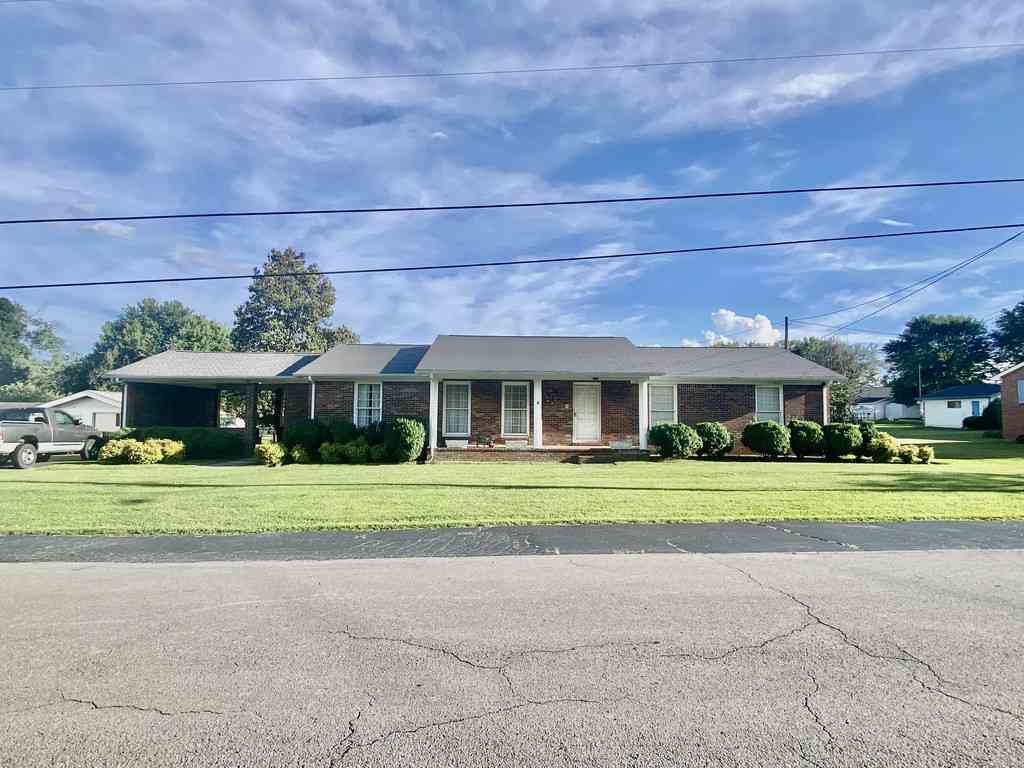Homes For Sale - 615 Cill St<br/> Smithville, TN 37166