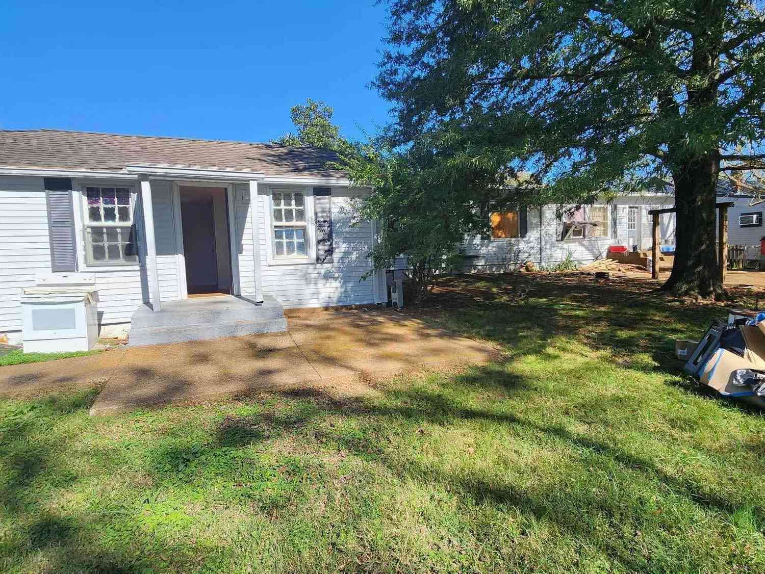 Homes For Sale - 232 Cumberland Ave<br/> Madison, TN 37115