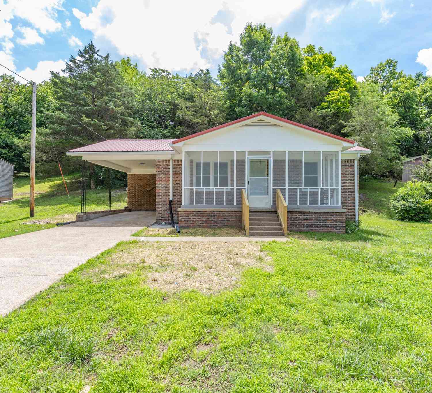 Homes For Sale - 341 Valley View Dr<br/> Giles County County, Pulaski, TN 38478