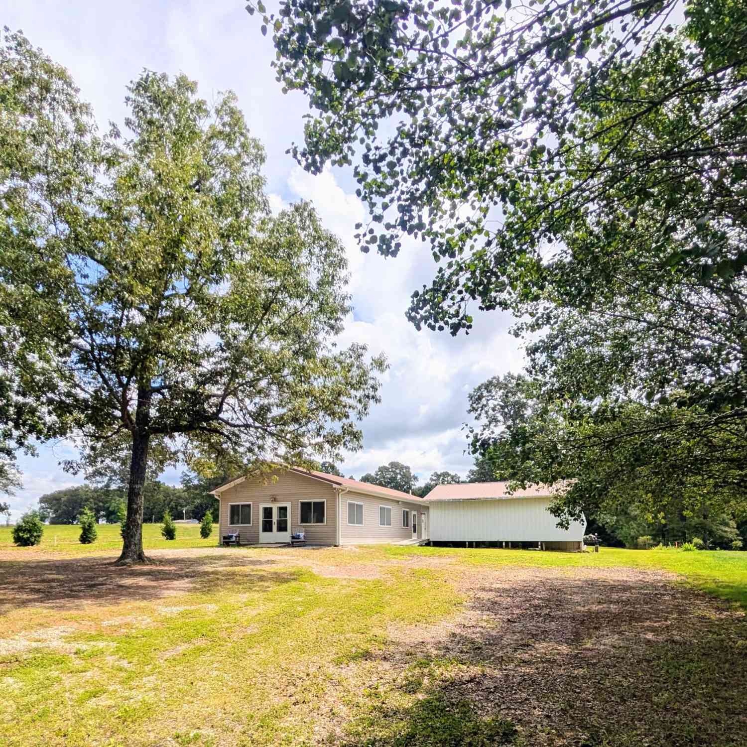 Homes For Sale - 1168 W Green Hill Rd<br/> McMinnville, TN 37110