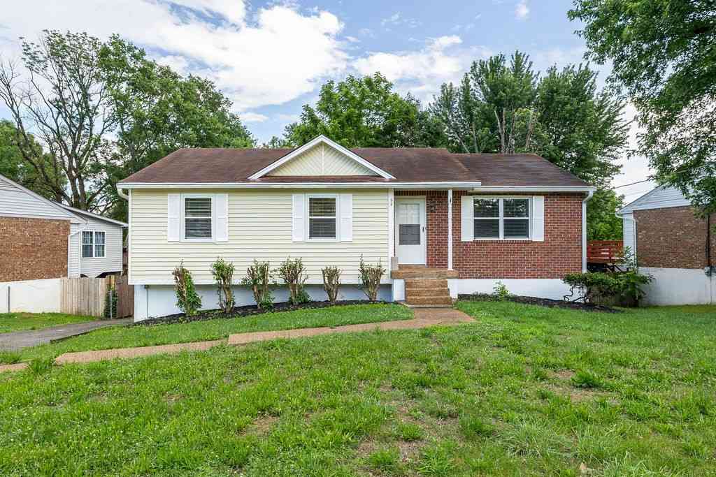 Homes For Sale - 428 Sunset Dr<br/> Wilson County County, Mount Juliet, TN 37122