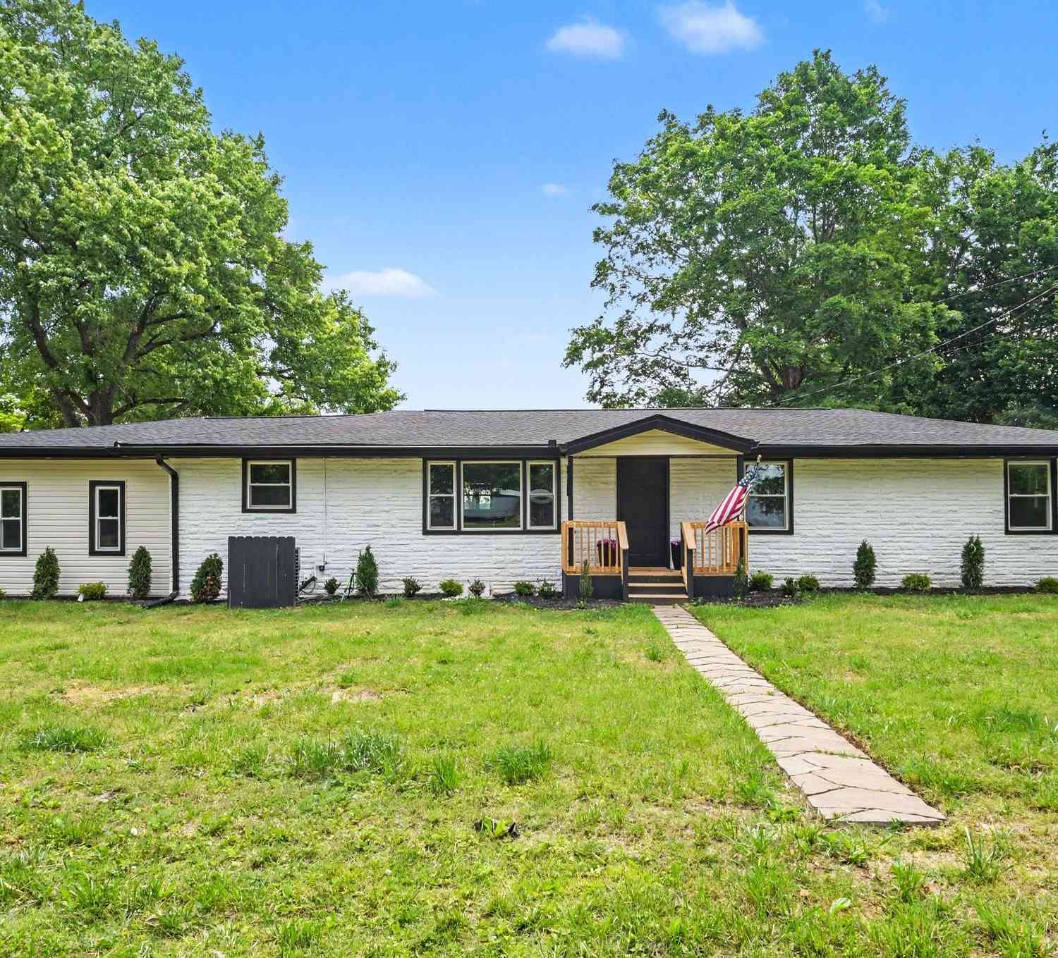 Homes For Sale - 5963 Wayman Dunn Rd<br/> Robertson County County, Springfield, TN 37172