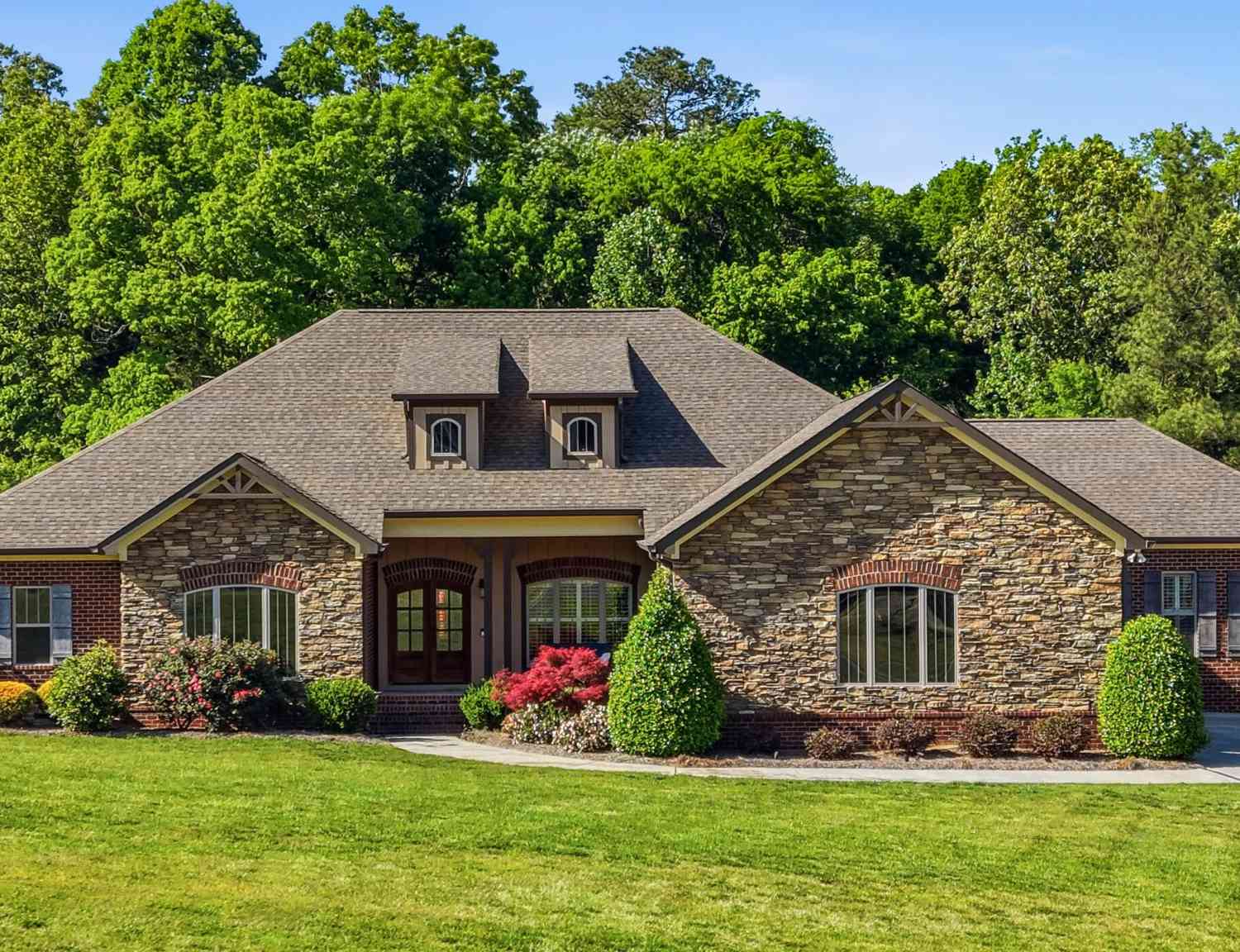 Homes For Sale - 1010 Buckingham Way<br/> Rocky Face, GA 30740