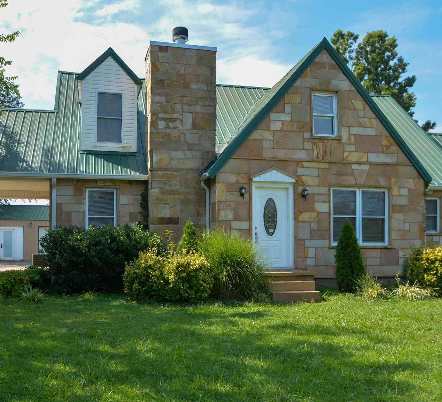 Homes For Sale - 103 Old Westmoreland Rd<br/> Portland, TN 37148
