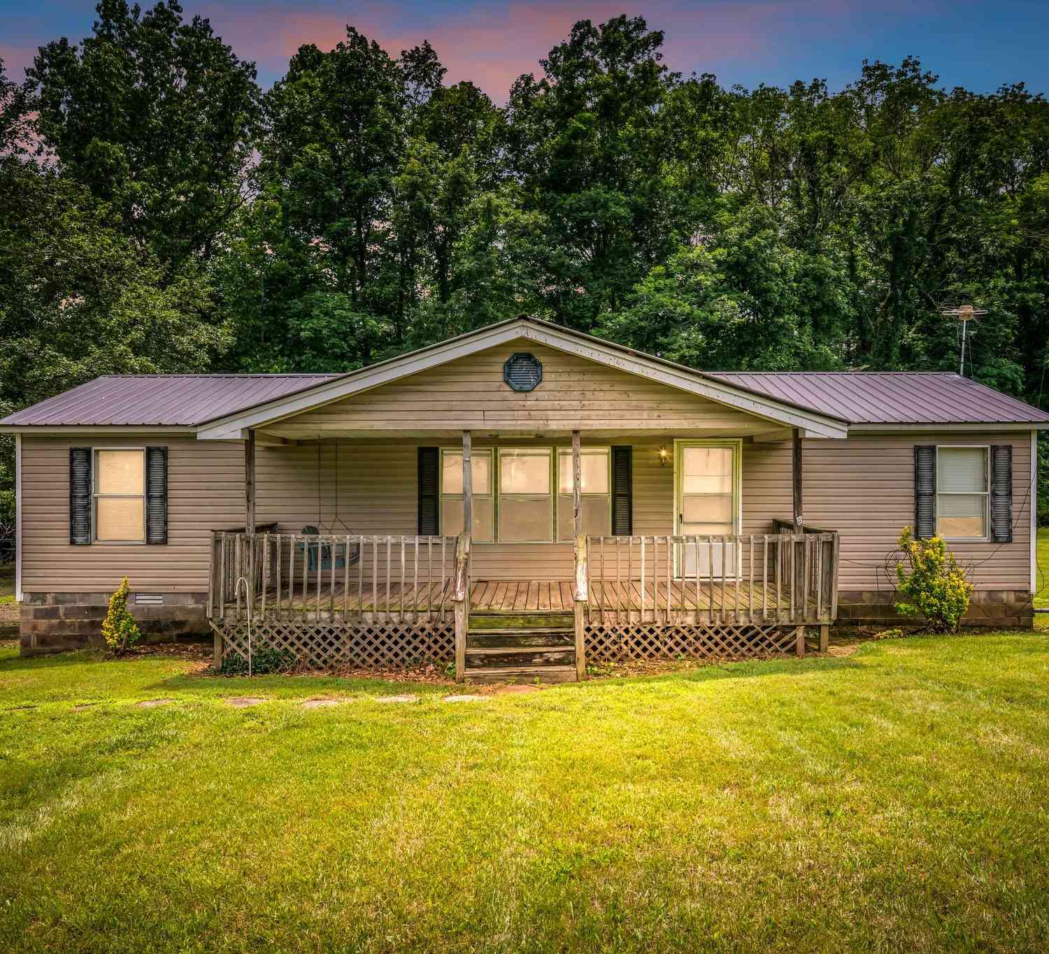 Mobile Home For Sale - 1005 Briarwood Dr<br/> Dickson County County, Charlotte, TN 37036