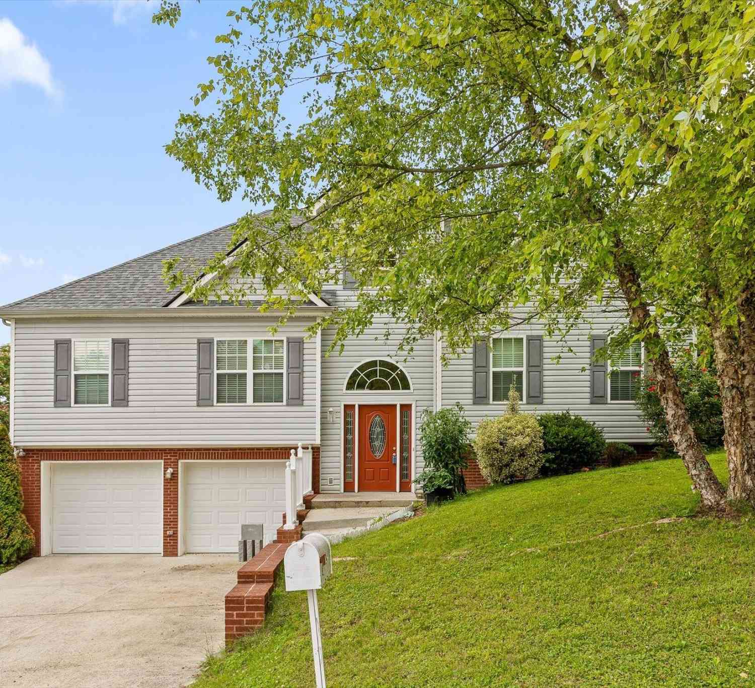Homes For Sale - 330 Celestial Lane<br/> Hamilton County, Hixson, TN 37343