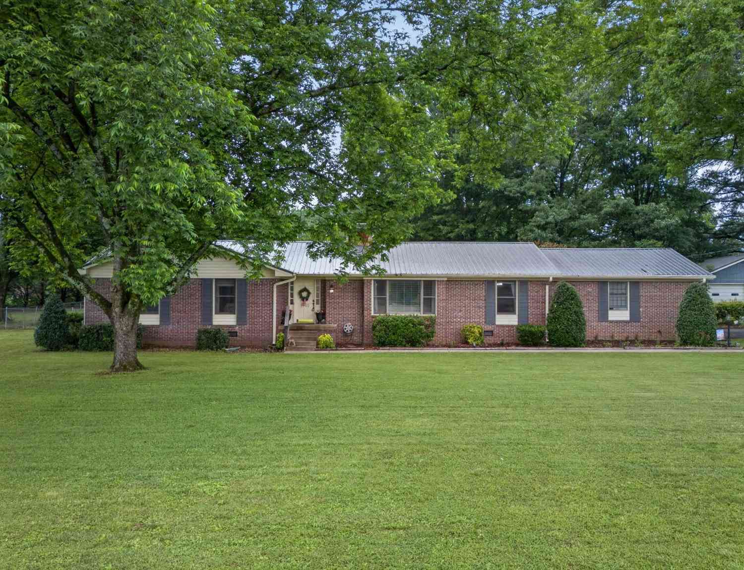 Homes For Sale - 1405 Old Estill Springs Rd<br/> Franklin County County, Winchester, TN 37398