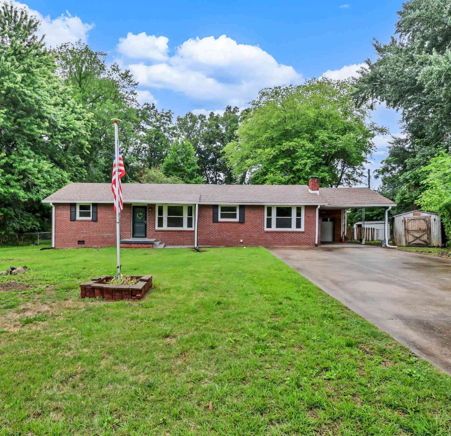Homes For Sale - 17 Charlemagne Blvd<br/> Montgomery County County, Clarksville, TN 37042