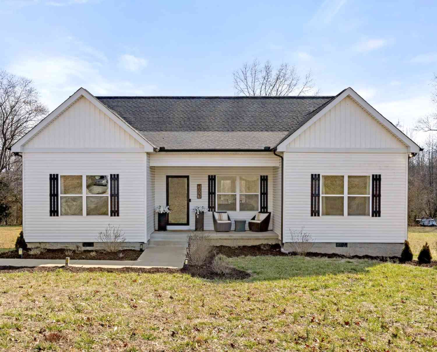 Homes For Sale - 1007 Edgewood Dr<br/> Dickson County County, Dickson, TN 37055