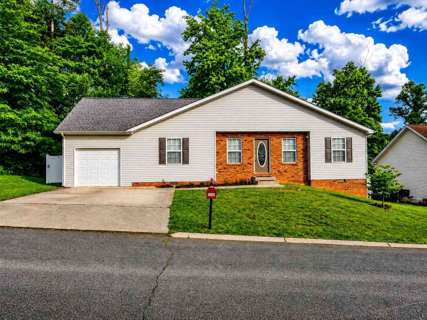 Homes For Sale - 1234 Quail Hollow Cir<br/> Putnam County County, Cookeville, TN 38501