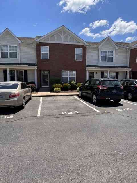 Townhouse For Sale - 235 Arapaho Dr<br/> Murfreesboro, TN 37128