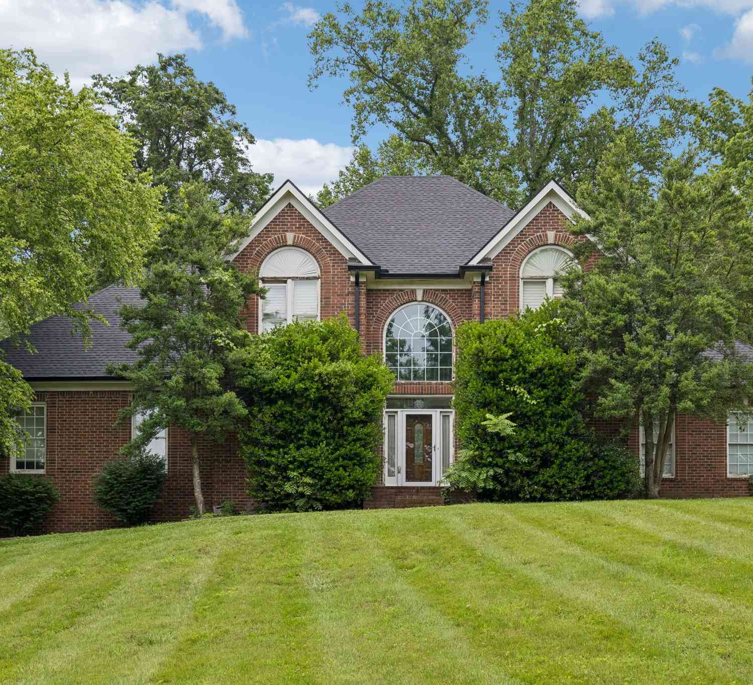 Homes For Sale - 9534 Thoroughbred Way<br/> Brentwood, TN 37027