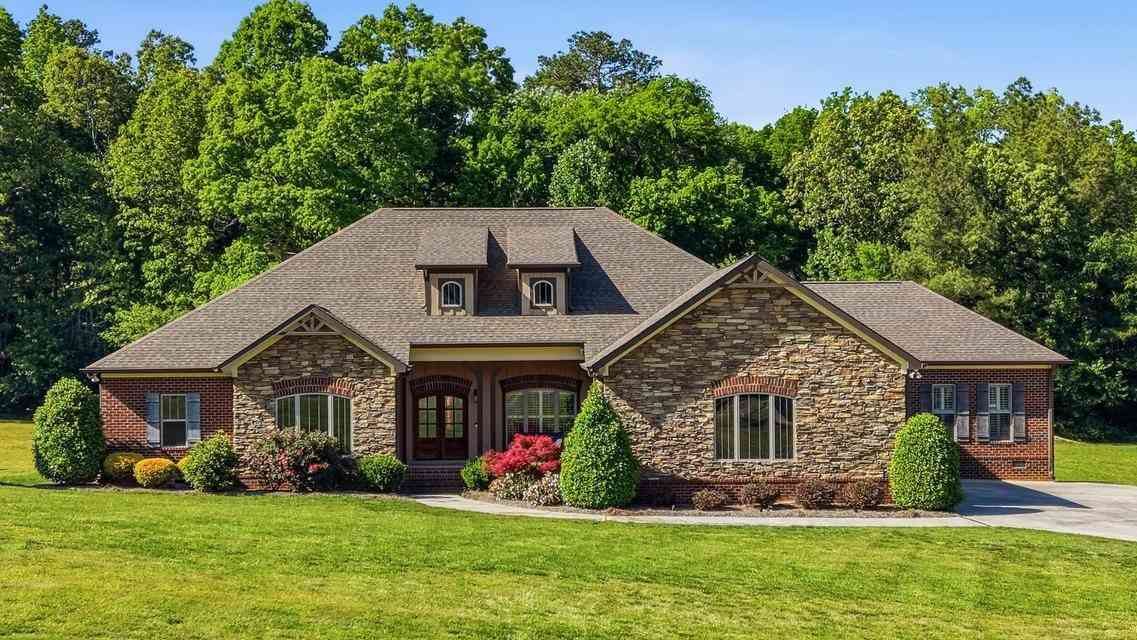 Homes For Sale - 1010 Buckingham Way<br/> Rocky Face, GA 30740