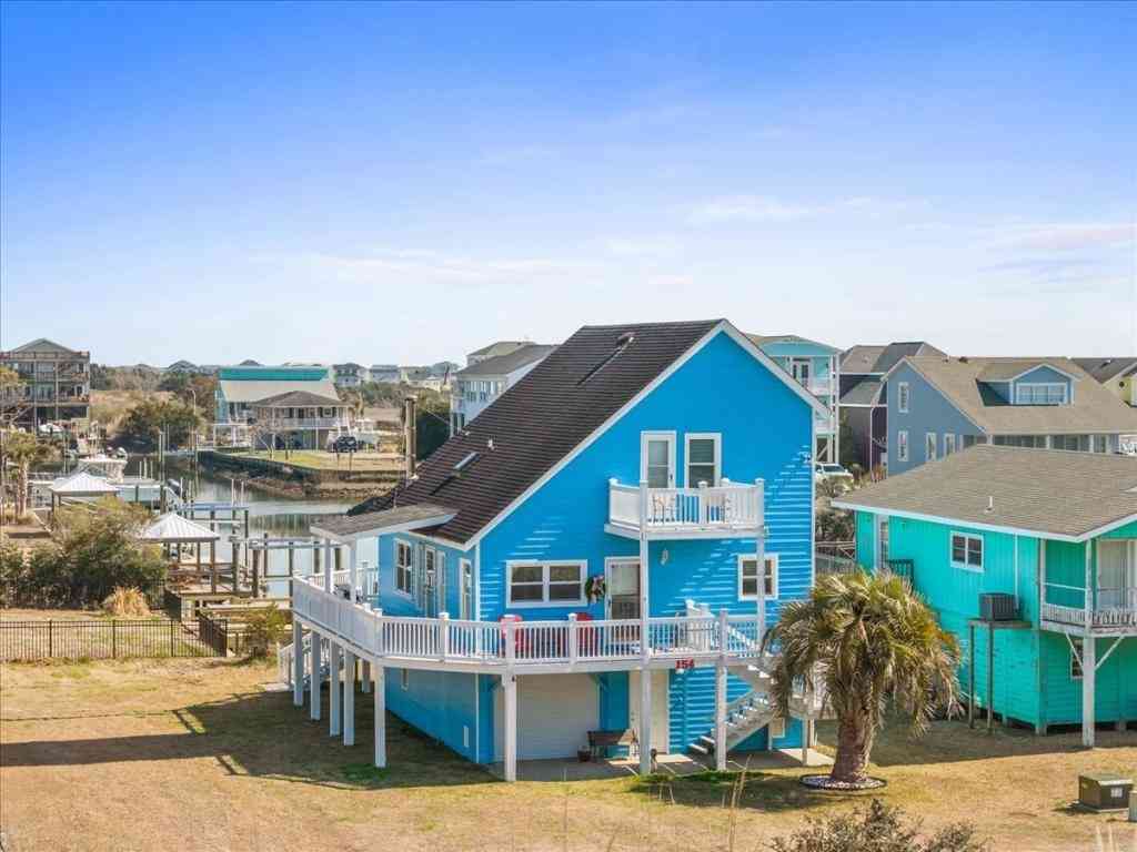 Homes For Sale - 154 Sand Dollar St<br/> Holden Beach, NC 28462