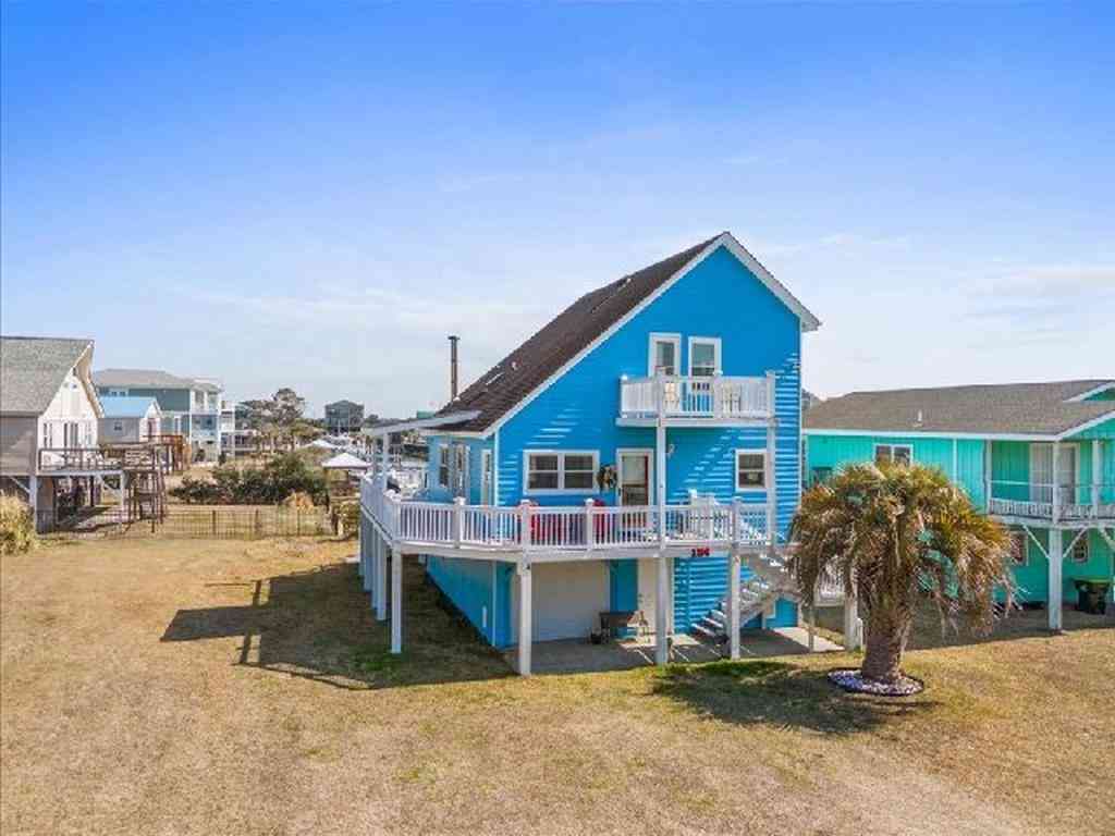 Homes For Sale - 154 Sand Dollar St<br/> Holden Beach, NC 28462