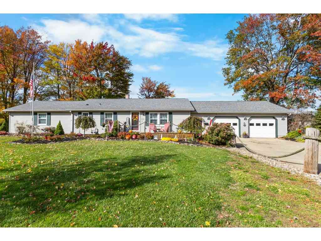 Homes For Sale - 3339 Lake Rd<br/> Conneaut, OH 44030