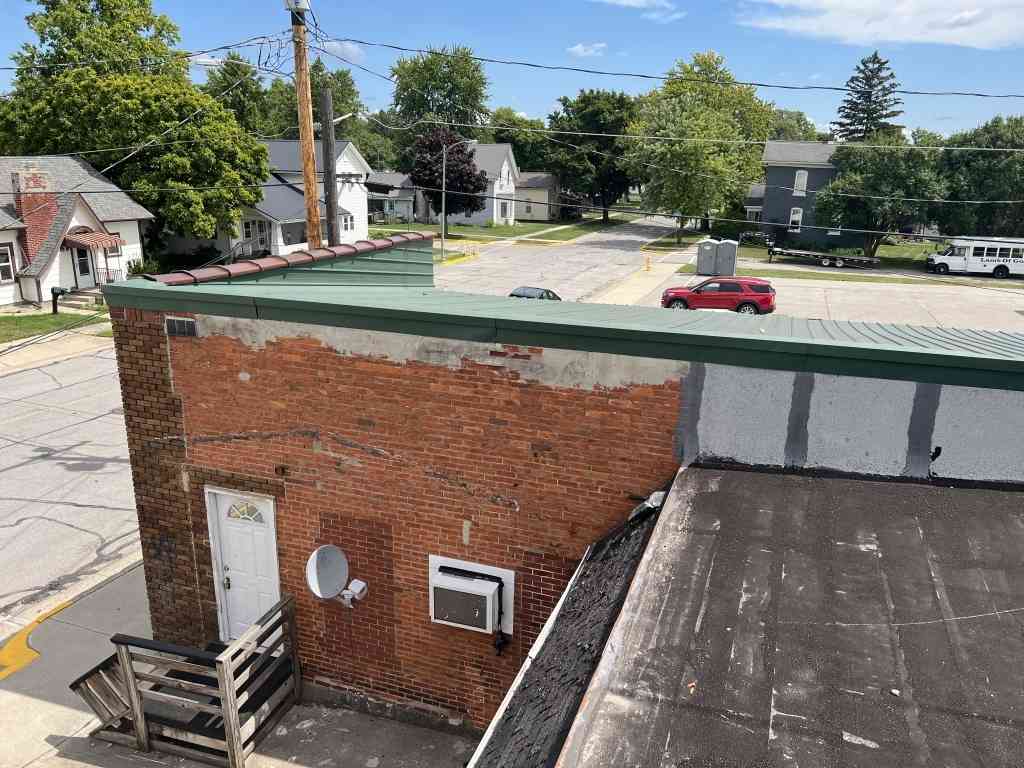 Homes For Sale - 108 E Oak St<br/> Butler, IN 46721
