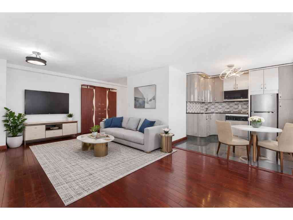 Homes For Sale - 40 Brighton 1st Rd<br/> Brooklyn, NY 11235