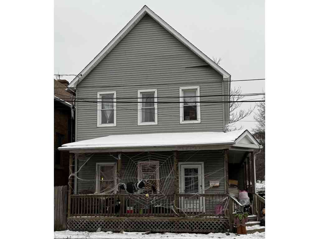 Homes For Sale - 427 W 18th St<br/> Erie, PA 16502