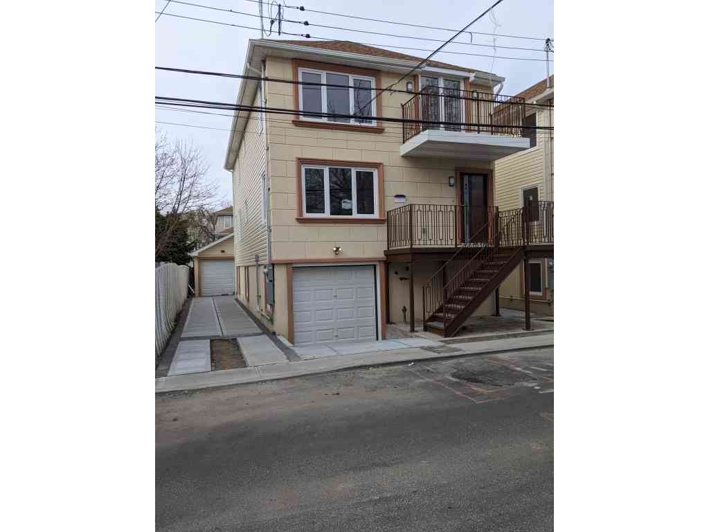 Homes For Sale - 102-31 164th Ave<br/> Howard Beach, NY 11414
