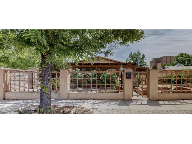 Homes For Sale - 516 Arno St NE<br/> Albuquerque, NM 87102