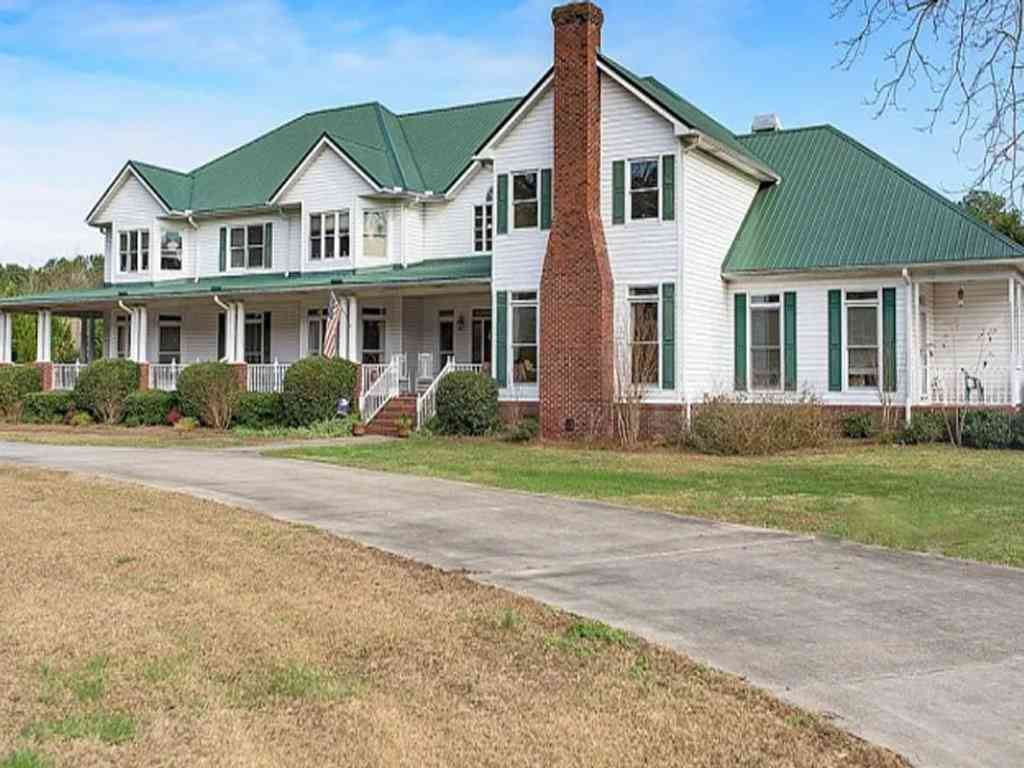Homes For Sale - 725 Maddox Rd<br/> Griffin, GA 30224