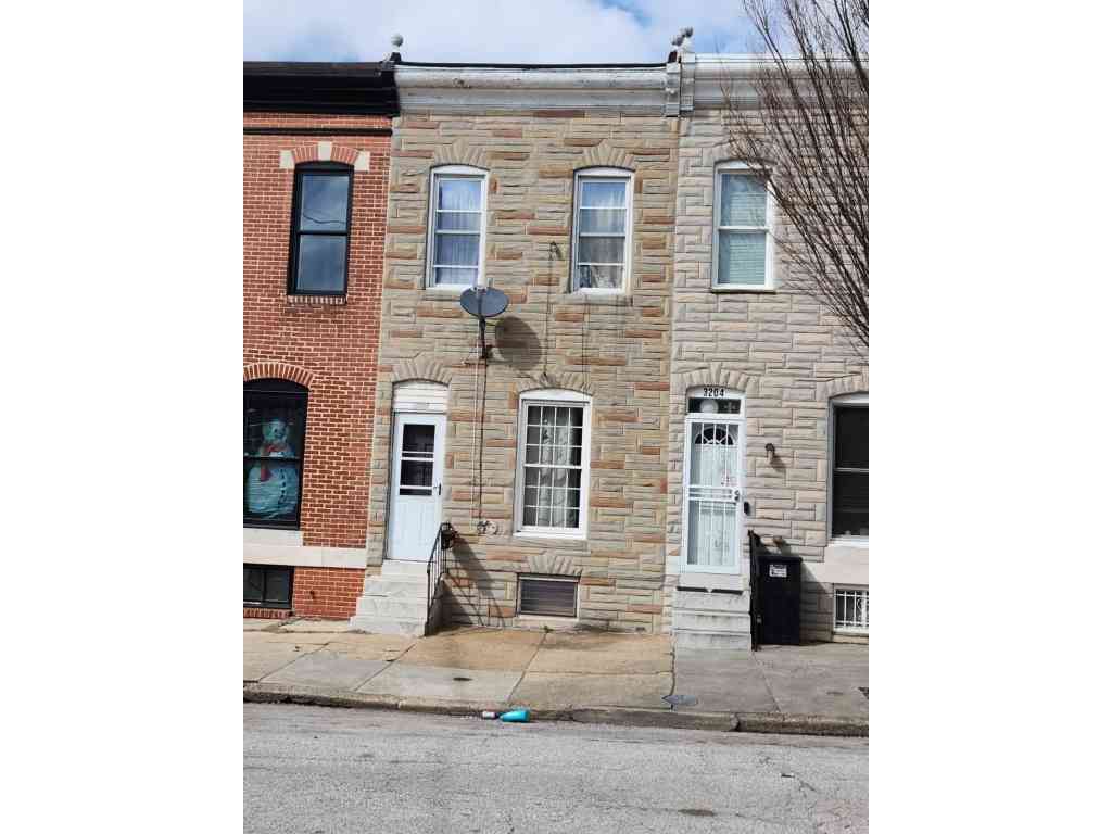 Homes For Sale - 3202 E Fairmount Ave<br/> Baltimore, MD 21224