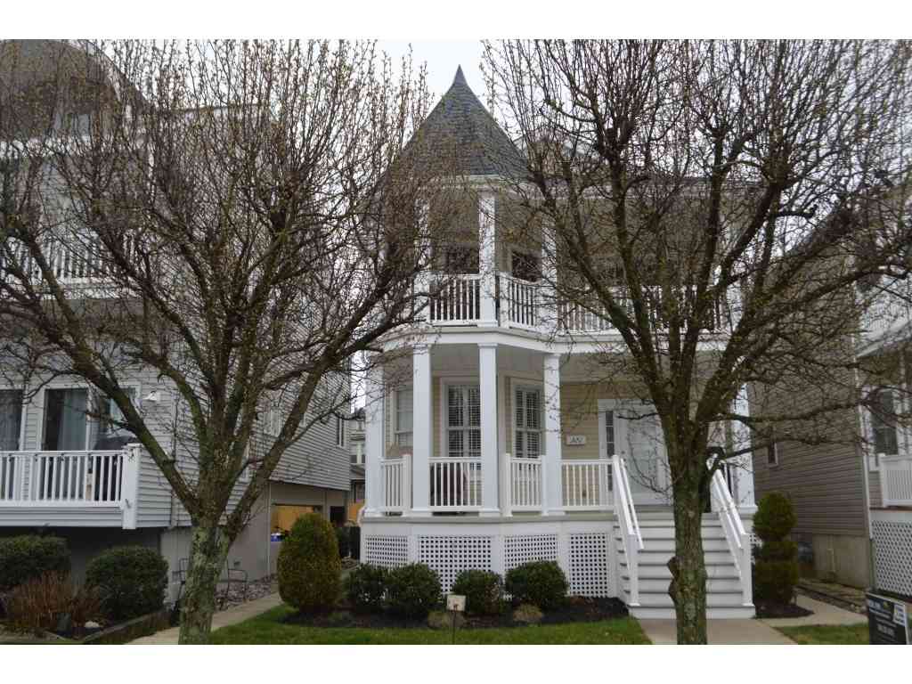 Homes For Sale - 323 Asbury Ave<br/> Ocean City, NJ 08226