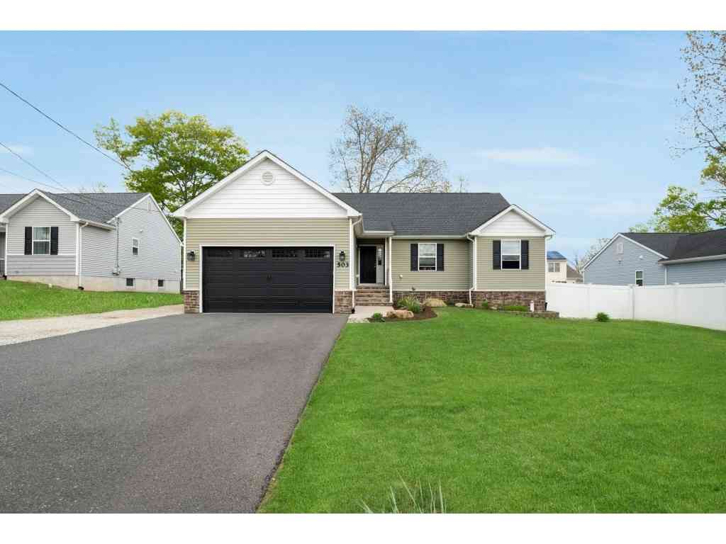 Homes For Sale - 503 Lighthouse Dr<br/> Manahawkin, NJ 08050