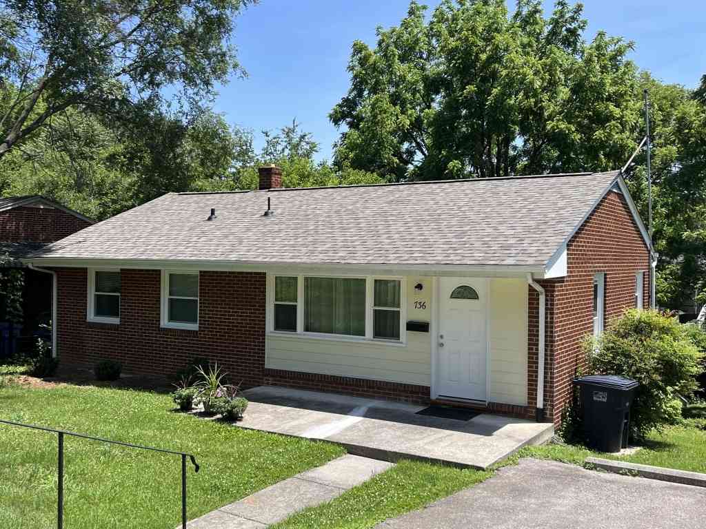 Homes For Sale - 736 Suburban Ave SW<br/> Roanoke, VA 24015