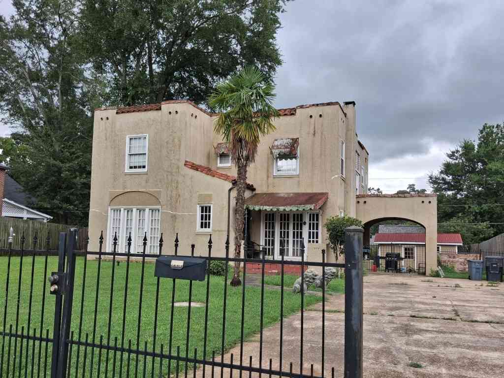 Homes For Sale - 577 Oneonta St<br/> Shreveport, LA 71106