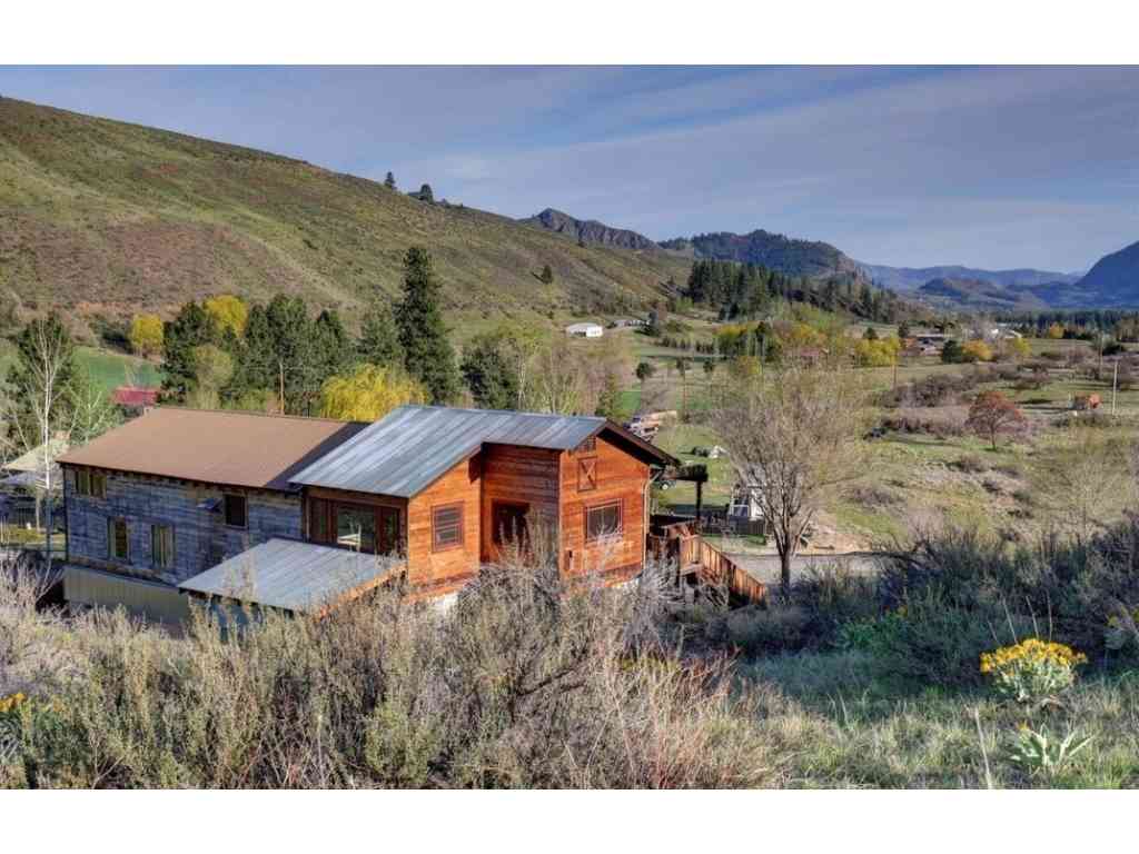 Homes For Sale - 625 A/B Twisp Winthrop Eastside Rd<br/> Winthrop, WA 98862