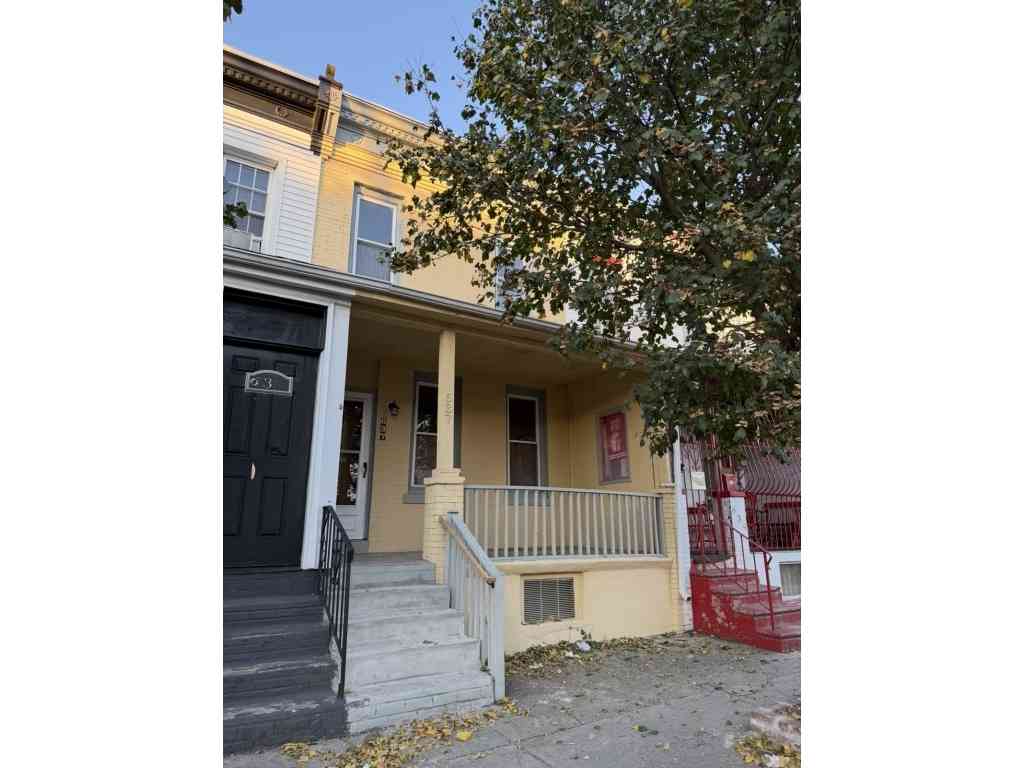 Homes For Sale - 637 Vine St<br/> Camden, NJ 08102