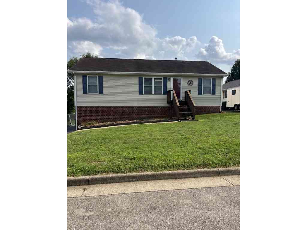 Homes For Sale - 905 Stokes Dr<br/> Roanoke, VA 24019