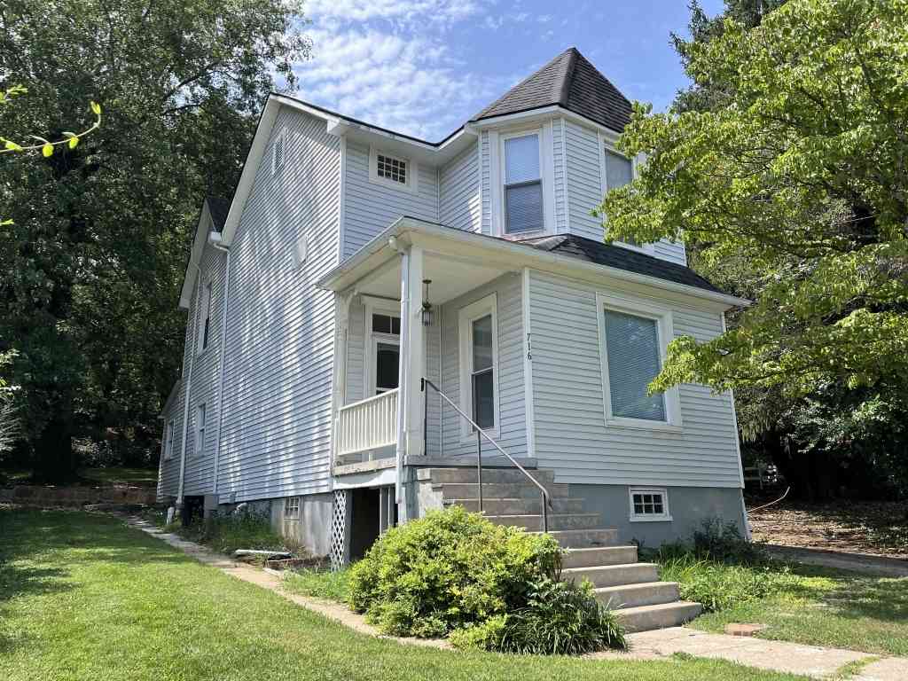 Homes For Sale - 716 Hill Ave<br/> Salem, VA 24153